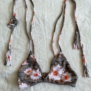 Acacia bikini top